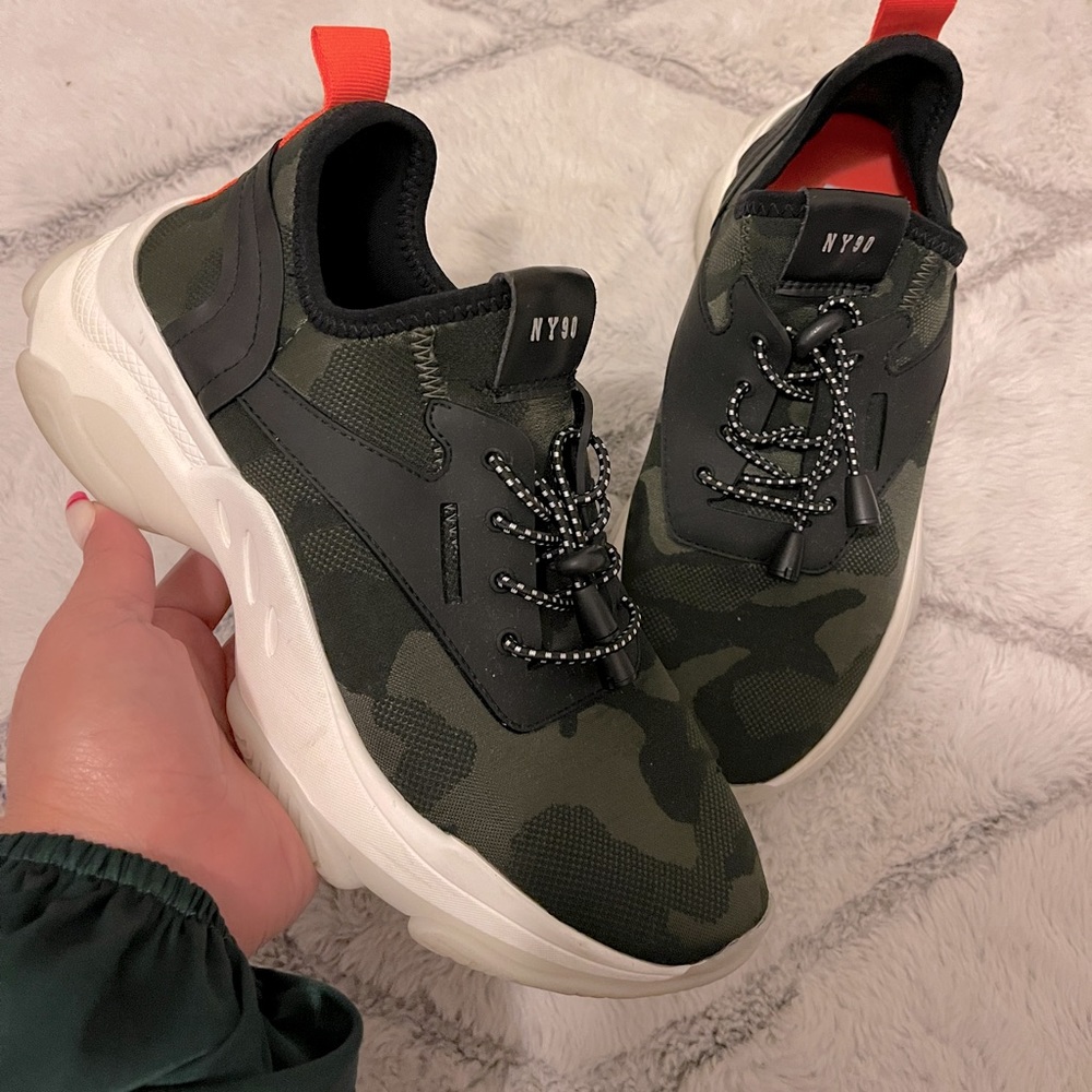 Cami Steve Madden sneakers size 8 women